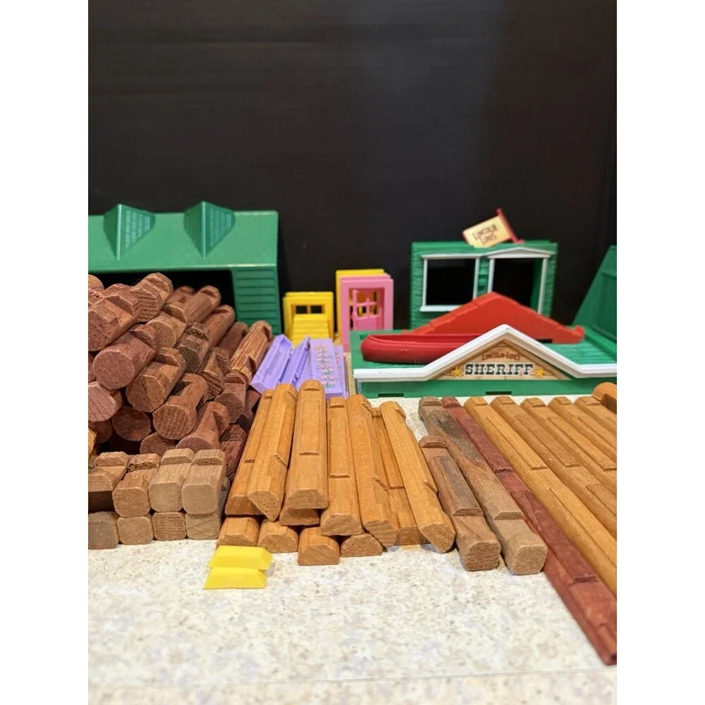Lincoln Logs Old West Trading Post 220+ pc Building Set w/ Bucket Complete